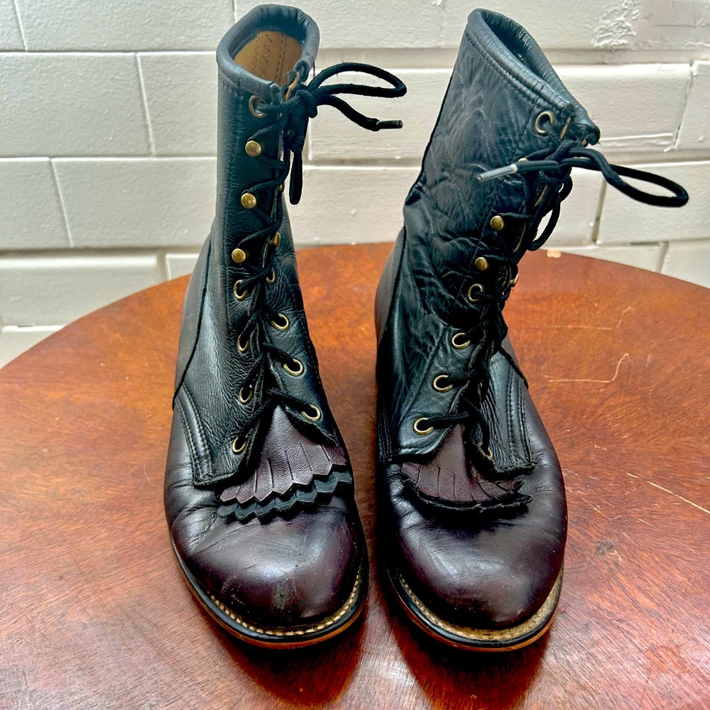 Vintage black and burgundy lace up roper boots size 7